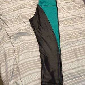 Zyia capris